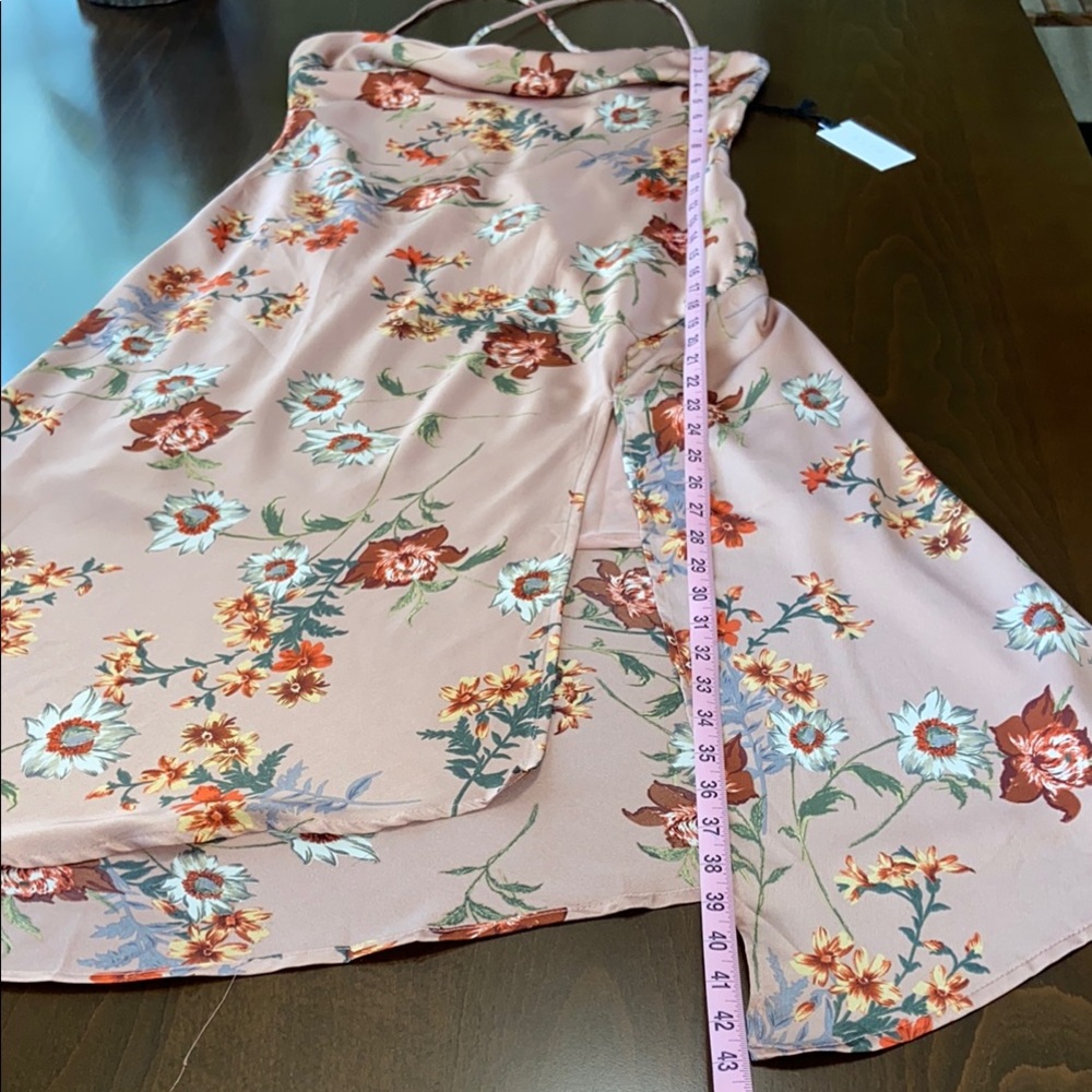 Elegant Dark Blush Floral Slip Dress, size M by ASTR The Label - Picture 12 of 16